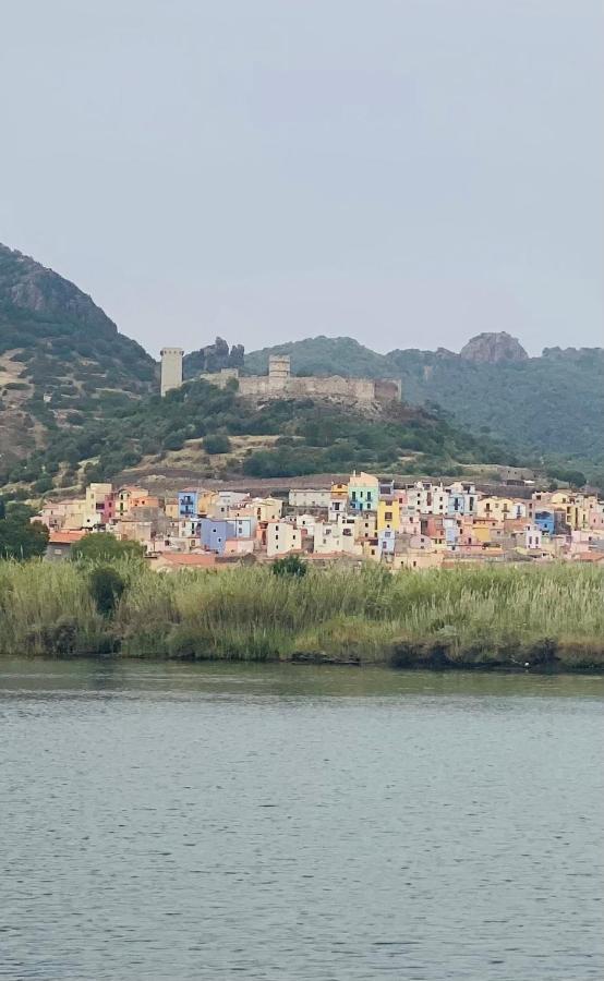 Appartamento bilocale 4 posti Bosa Esterno foto